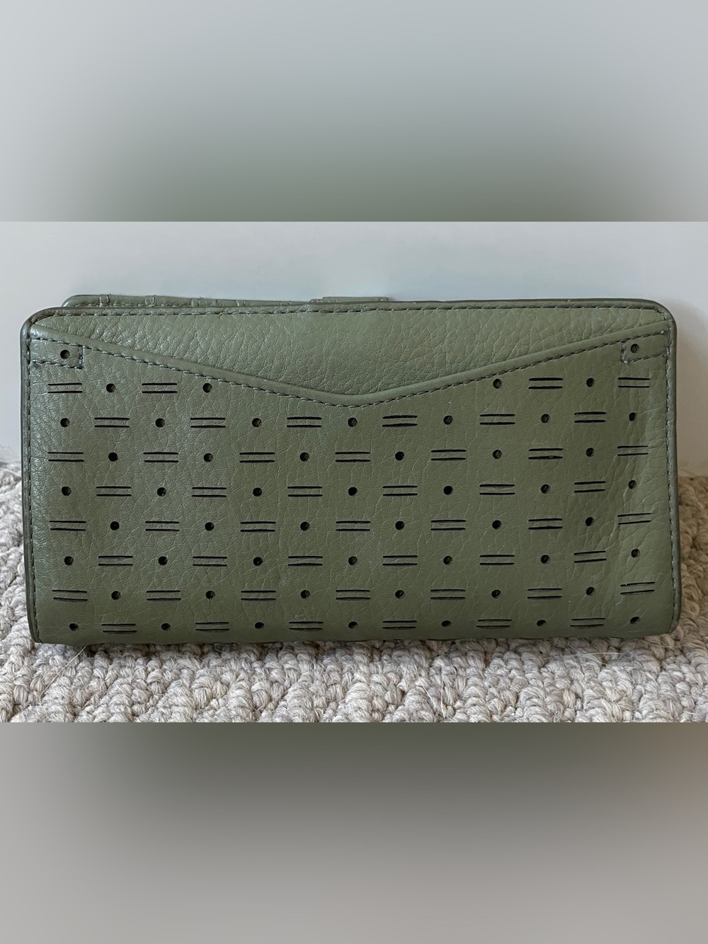 Fossil Caroline RFID Zip Around Leather Wallet – Bay Leaf Green